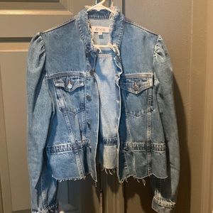 Jean jacket w puff sleeves